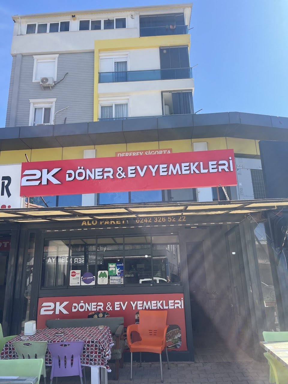 Mekan girişi